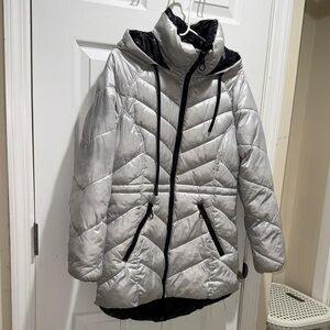 Guess Silver and Black Adjustable Puffer Jacket Hi/Low